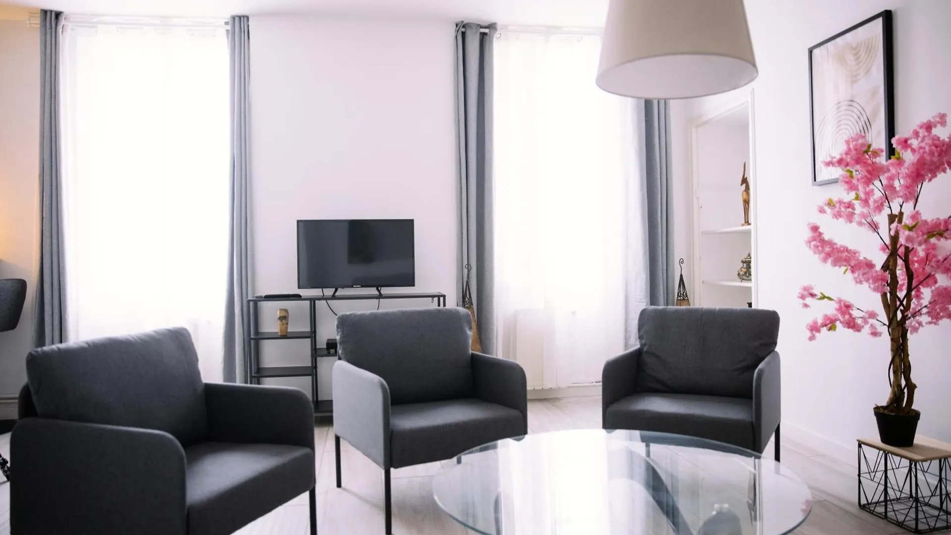 Grand Appartement 3 Chambres - Centre Toulon 0*,  Frankrike